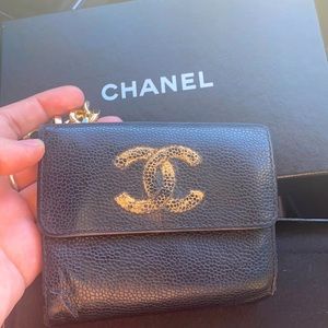 Chanel Wallet / black leather Chanel wallet